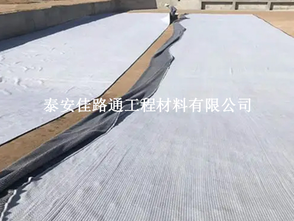 膨潤土防水毯的未來發(fā)展趨勢:創(chuàng)新與綠色并行 膨潤土防水毯的未來發(fā)展趨勢:創(chuàng)新與綠色并行