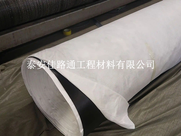 HDPE復(fù)合土工膜施工破損問(wèn)題及解決策略